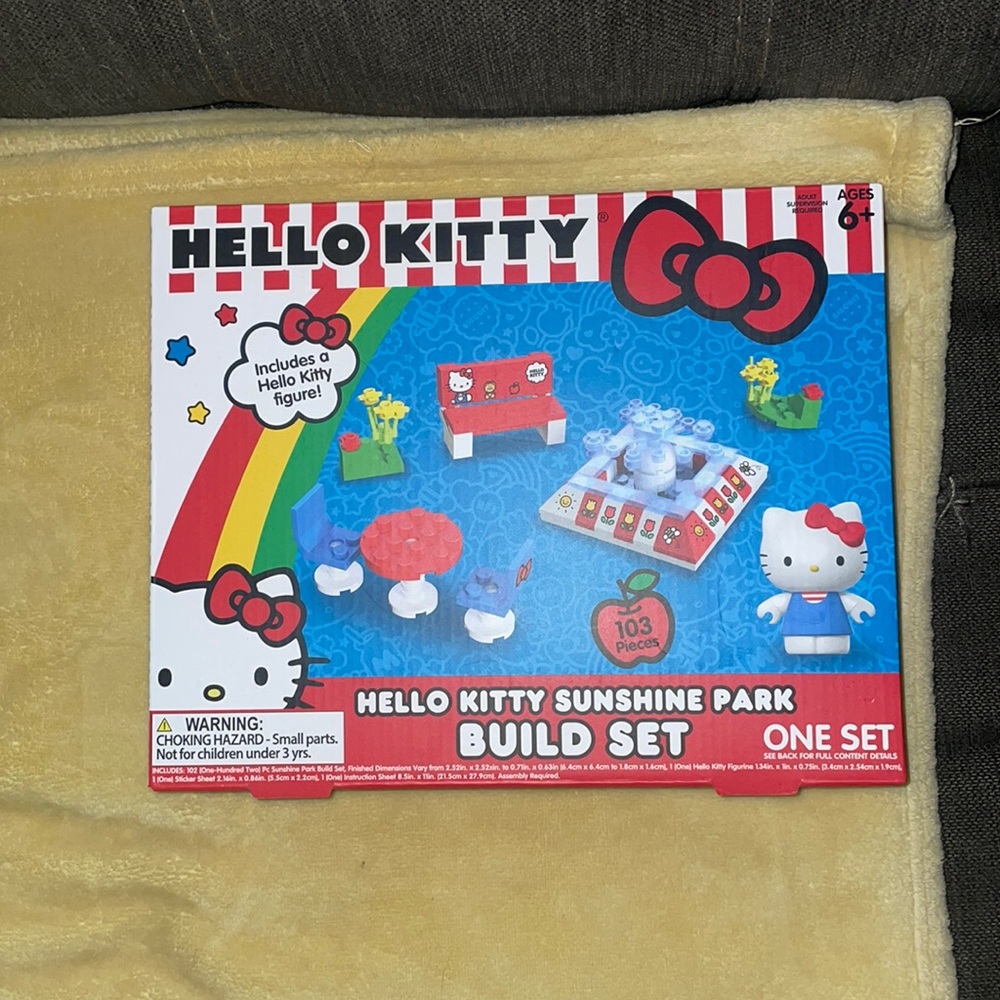 Hello Kitty sunshine park build set